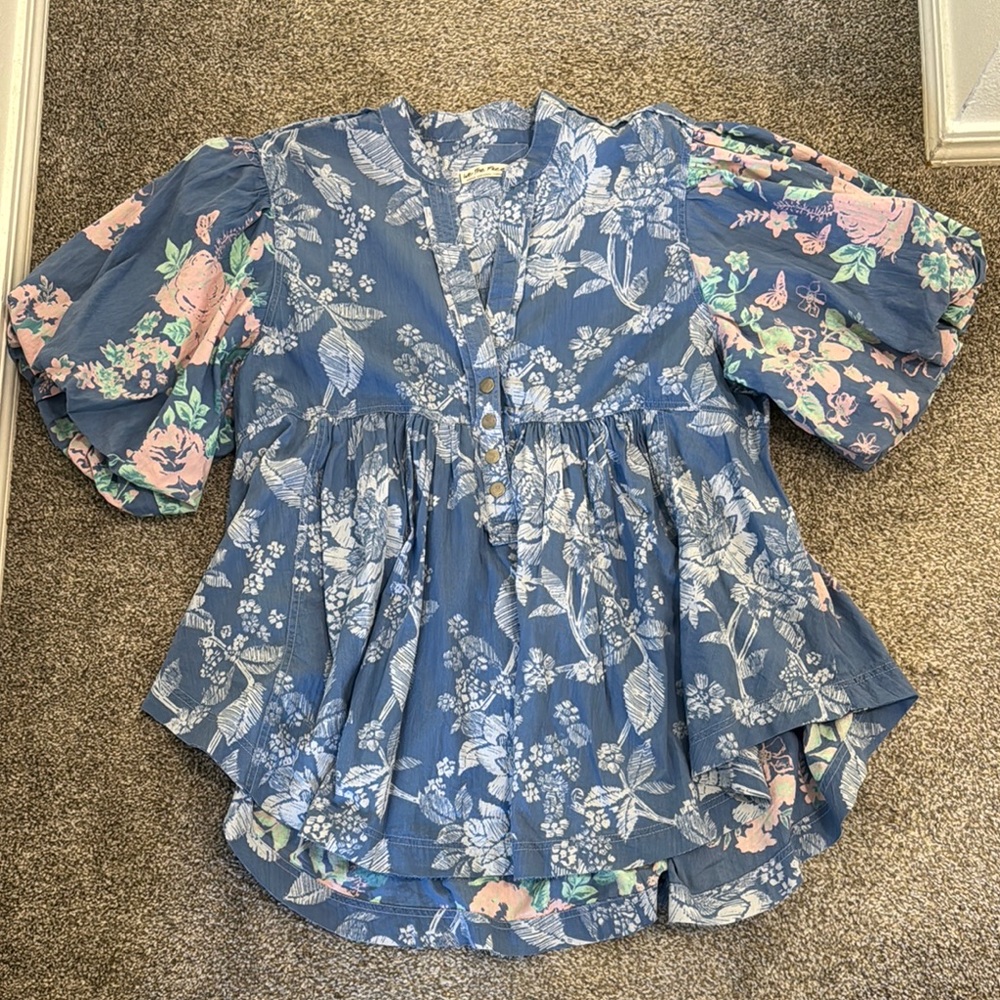We The Free Blue Floral Puff Sleeve Peasant Blouse